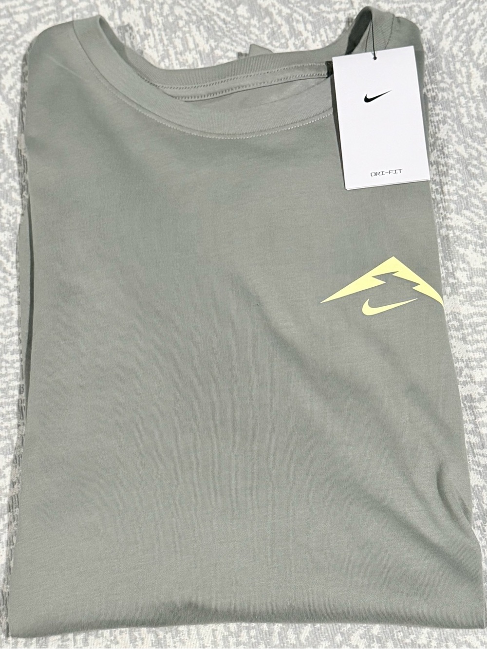 NIKE /// Mens Trail Graphic “Wild Thing” T-Shirt - Size XL - *NWT* - Picture 6 of 6